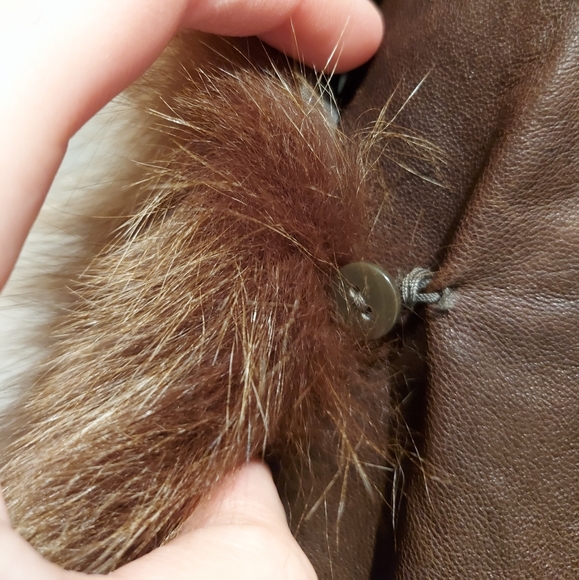 Danier | Leather Fur Coat - Picture 5 of 16